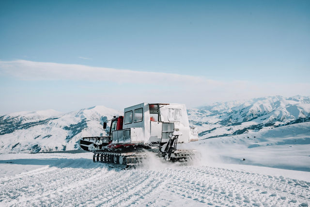 Snowcat skiën in Jyrgalan Valley Kirgizië